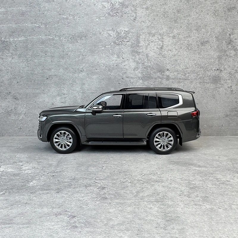 Land Cruiser LC300 ZX Diecast Model 1:18 Scale 2 Land Cruiser LC300 ZX Diecast Model 1:18 Scale - Image 2