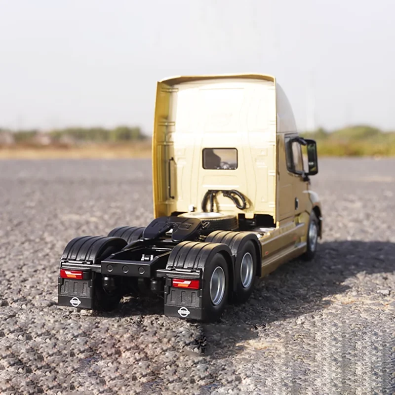 Gold Diecast Tractor Truck Model 1:24 Scale 4 Gold Diecast Tractor Truck Model 1:24 Scale - Image 4
