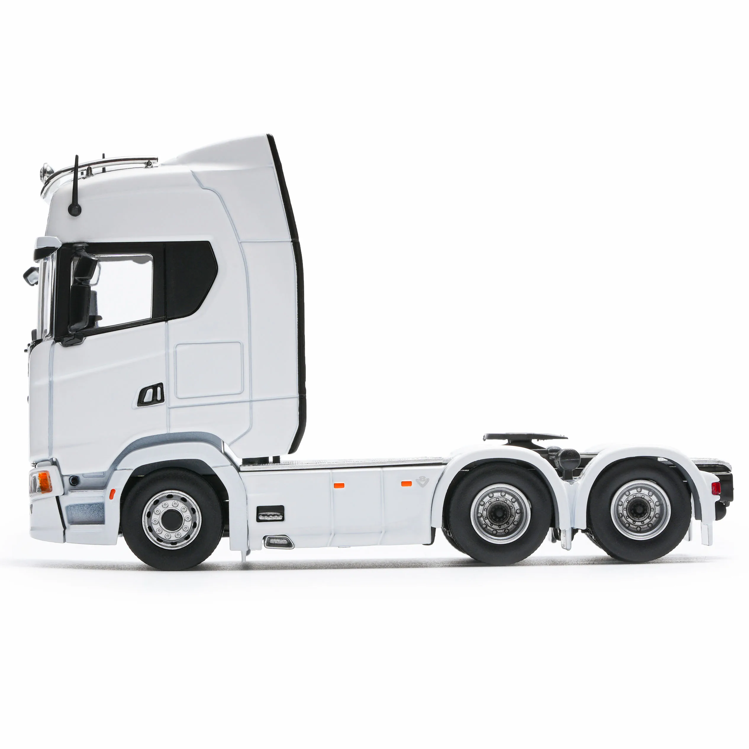 Blue Diecast Semi-Truck Model 1:64 Scale 6 Blue Diecast Semi-Truck Model 1:64 Scale - Image 6