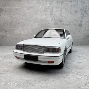 White Toyota Crown 155 Diecast Model 1:18 Scale 13 S5b0746d7d1554b848bacde88190f8532T