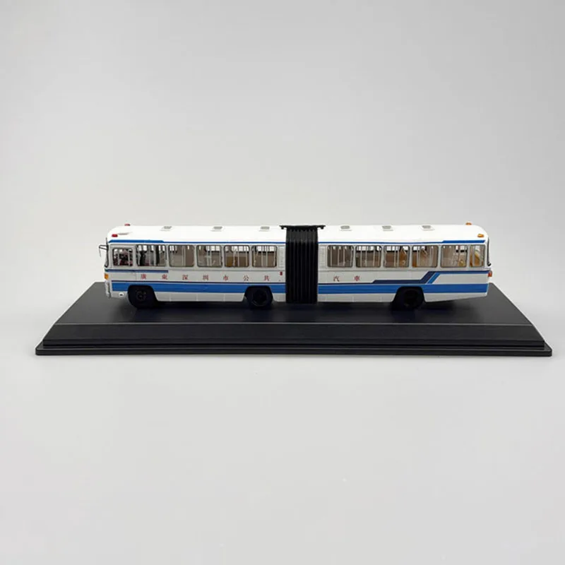 Detailed Resin Articulated Bus Model 5 Detailed Resin Articulated Bus Model - Image 5