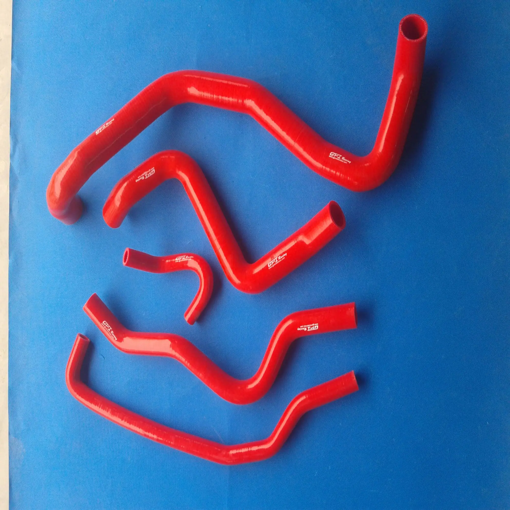 Red Silicone Radiator Hose for Ford Falcon V8 2 Red Silicone Radiator Hose for Ford Falcon V8 - Image 2