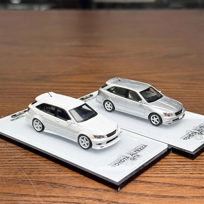 1:64 Toyota Altezza Gita Alloy Model in Silver or White 2 1:64 Toyota Altezza Gita Alloy Model in Silver or White - Image 2