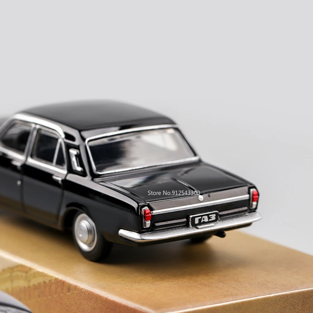 Black GAZ-24 LADA 1:64 Scale Model Car 4 Black GAZ-24 LADA 1:64 Scale Model Car - Image 4