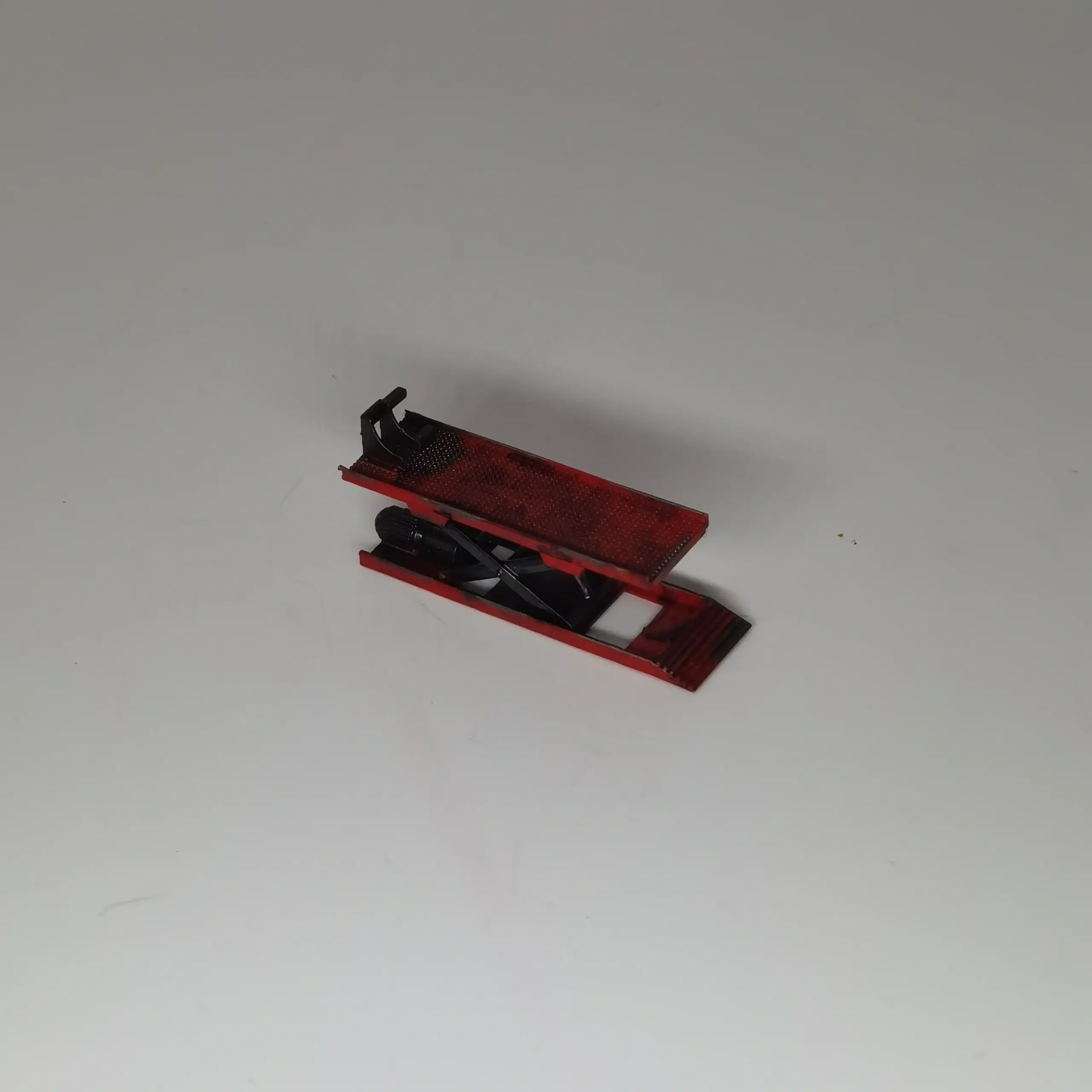 Vibrant 1/64 Hydraulic Gantry Lift Model 8 Vibrant 1/64 Hydraulic Gantry Lift Model - Image 8