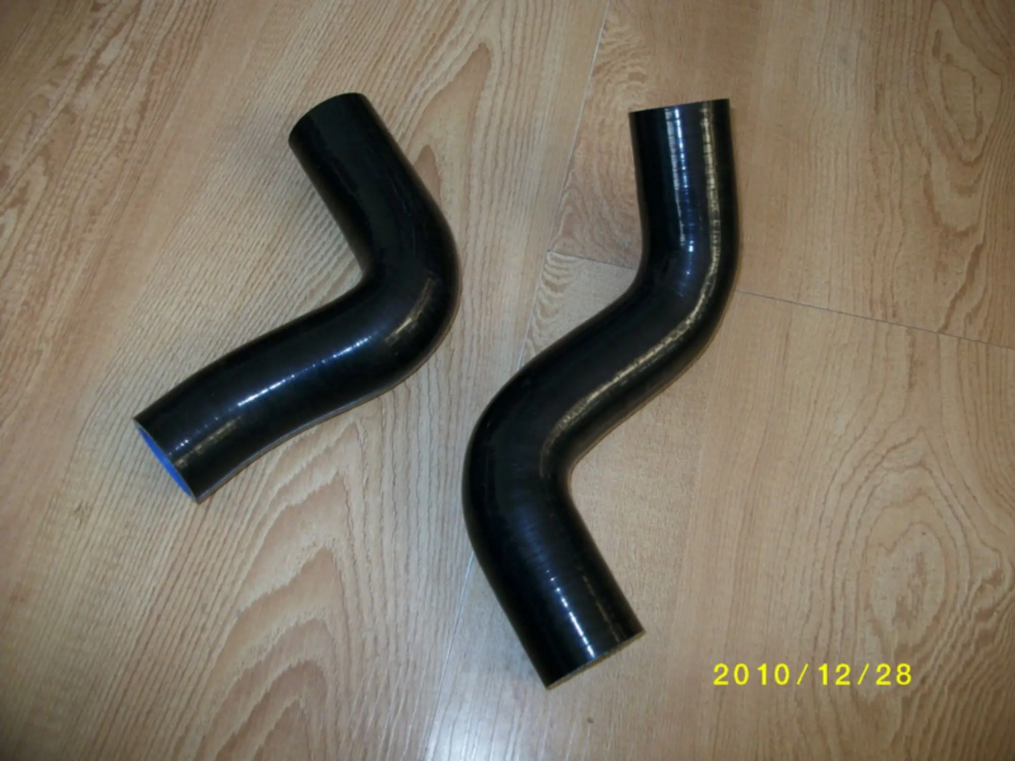 Red Silicone Radiator Hose Kit for Subaru Forester SF 1998-2002 3 Red Silicone Radiator Hose Kit for Subaru Forester SF 1998-2002 - Image 3