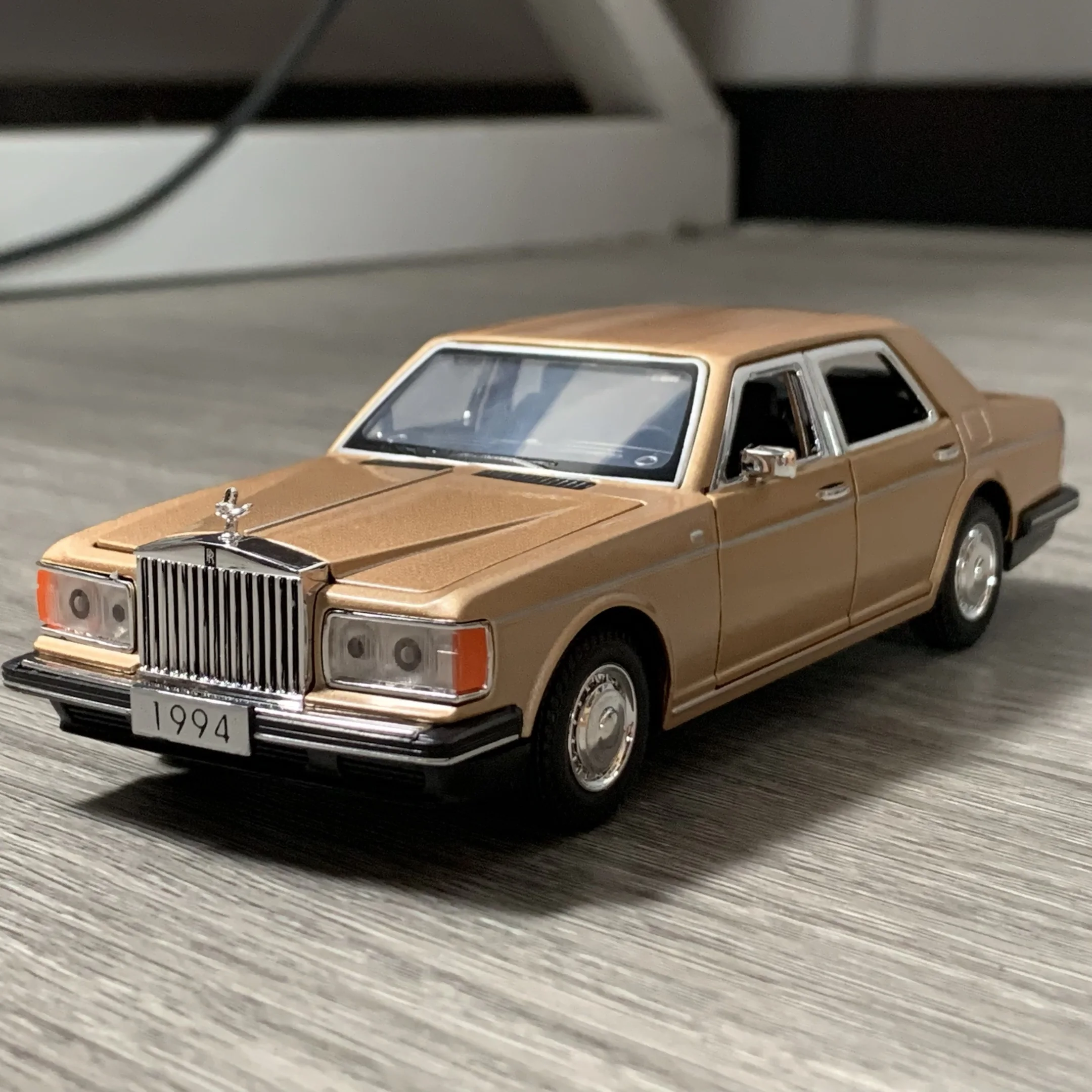 1:32 Scale Rolls Royce Silver Spur Model 4 1:32 Scale Rolls Royce Silver Spur Model - Image 4