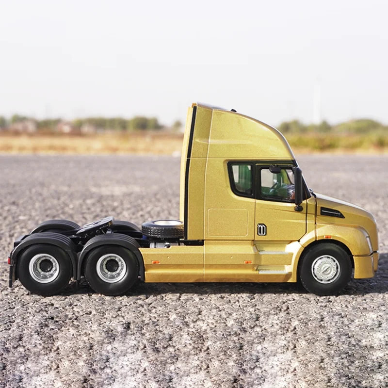 Gold Diecast Tractor Truck Model 1:24 Scale 3 Gold Diecast Tractor Truck Model 1:24 Scale - Image 3