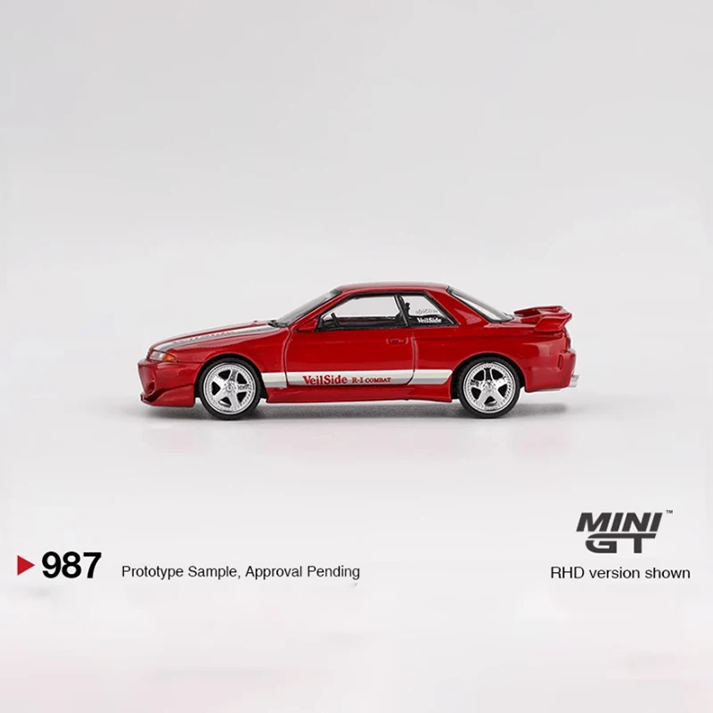 Red Nissan Skyline GTR-R32 Diecast Model 5 Red Nissan Skyline GTR-R32 Diecast Model - Image 5