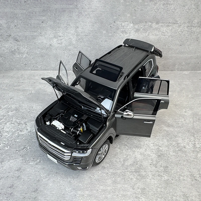 Land Cruiser LC300 ZX Diecast Model 1:18 Scale 5 Land Cruiser LC300 ZX Diecast Model 1:18 Scale - Image 5