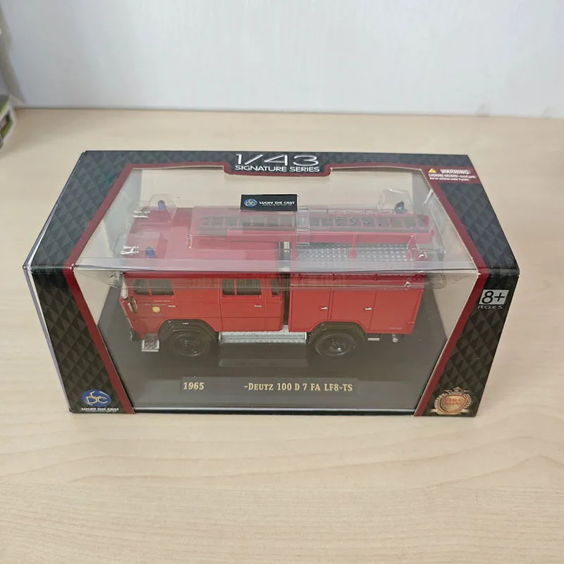 1965 Deutz 100 D Fire Engine Model in Red 5 1965 Deutz 100 D Fire Engine Model in Red - Image 5