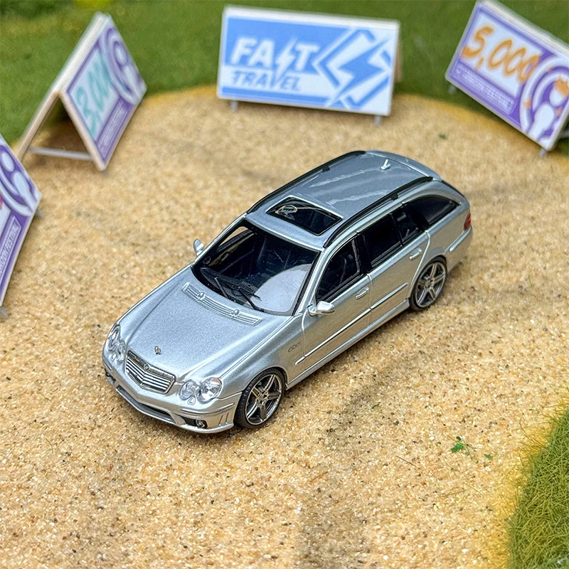 E63 W211 1:64 Scale Alloy Model Car 2 E63 W211 1:64 Scale Alloy Model Car - Image 2