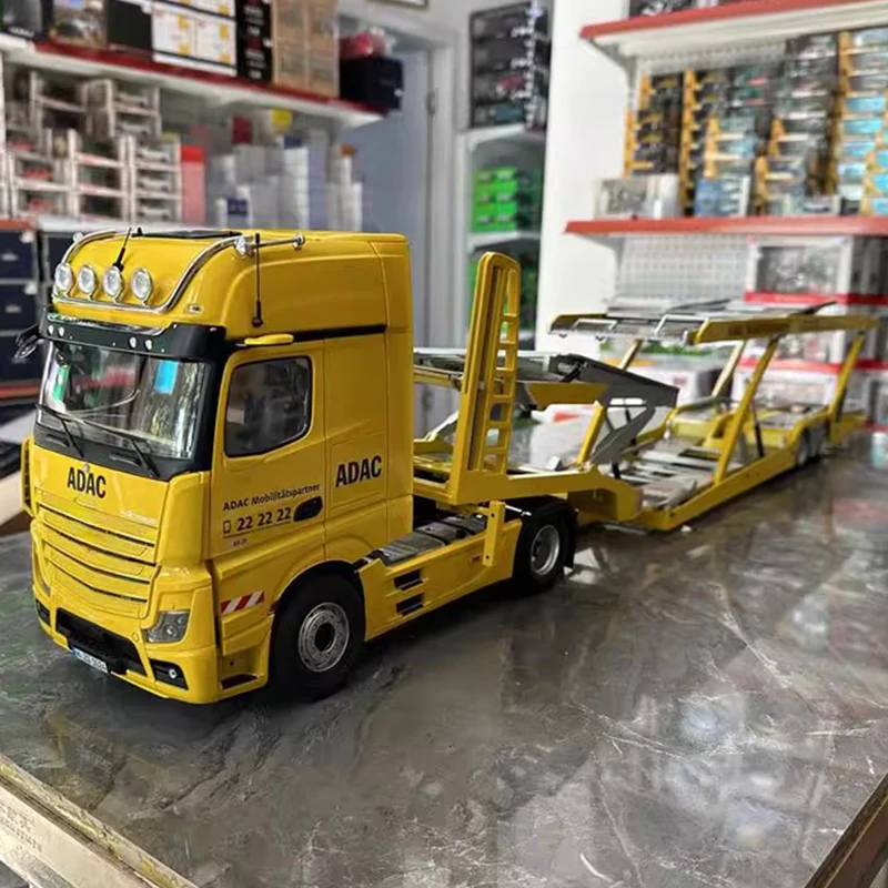 Blue Scania 730S V8 Model Truck 1:18 Scale 8 Blue Scania 730S V8 Model Truck 1:18 Scale - Image 8