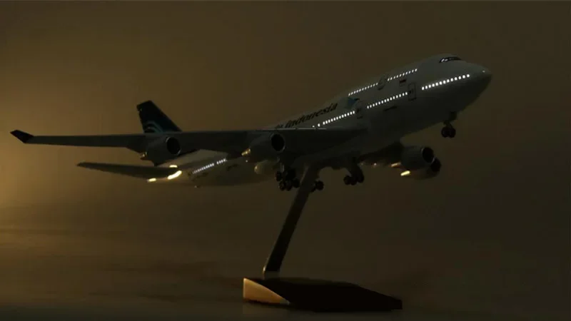 Garuda Indonesia B-747 Scale Model (1:150) 8 Garuda Indonesia B-747 Scale Model (1:150) - Image 8