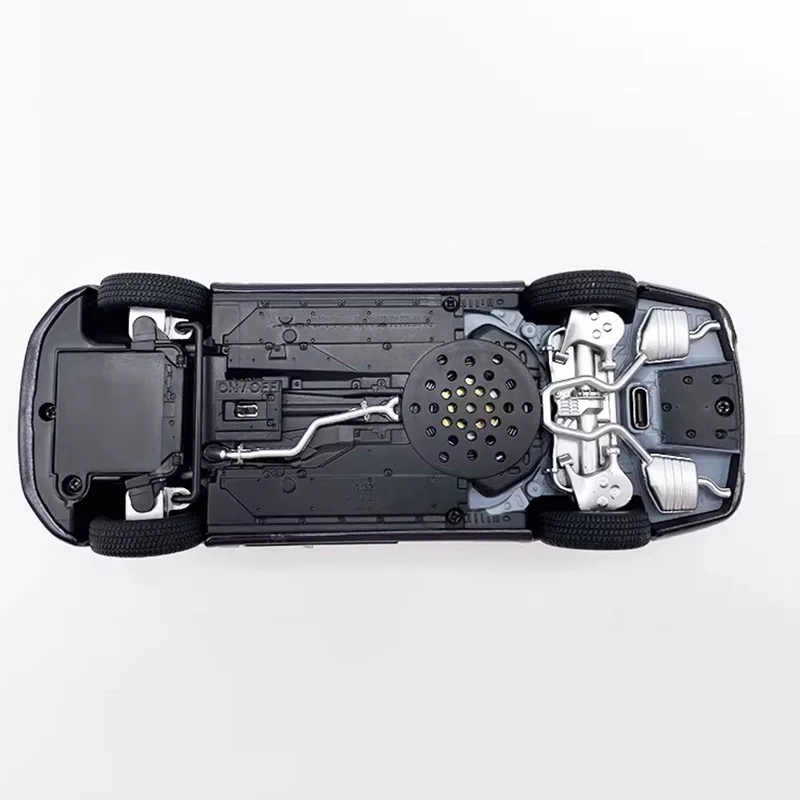 Gold Hongqi H9 Alloy Car Model 1:32 Scale 6 Gold Hongqi H9 Alloy Car Model 1:32 Scale - Image 6