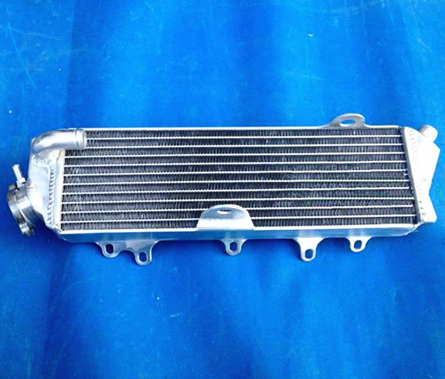 Kawasaki KX125 1984-1985 Aluminum Radiator 4 Kawasaki KX125 1984-1985 Aluminum Radiator - Image 4