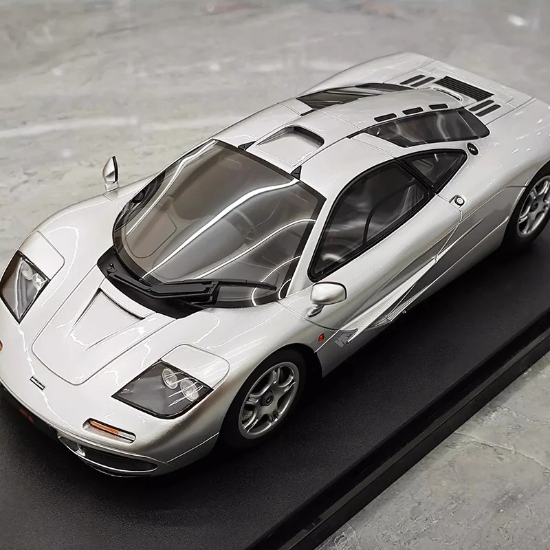 Silver GT Spirit F1 Model 1:18 Resin Collectible 2 Silver GT Spirit F1 Model 1:18 Resin Collectible - Image 2