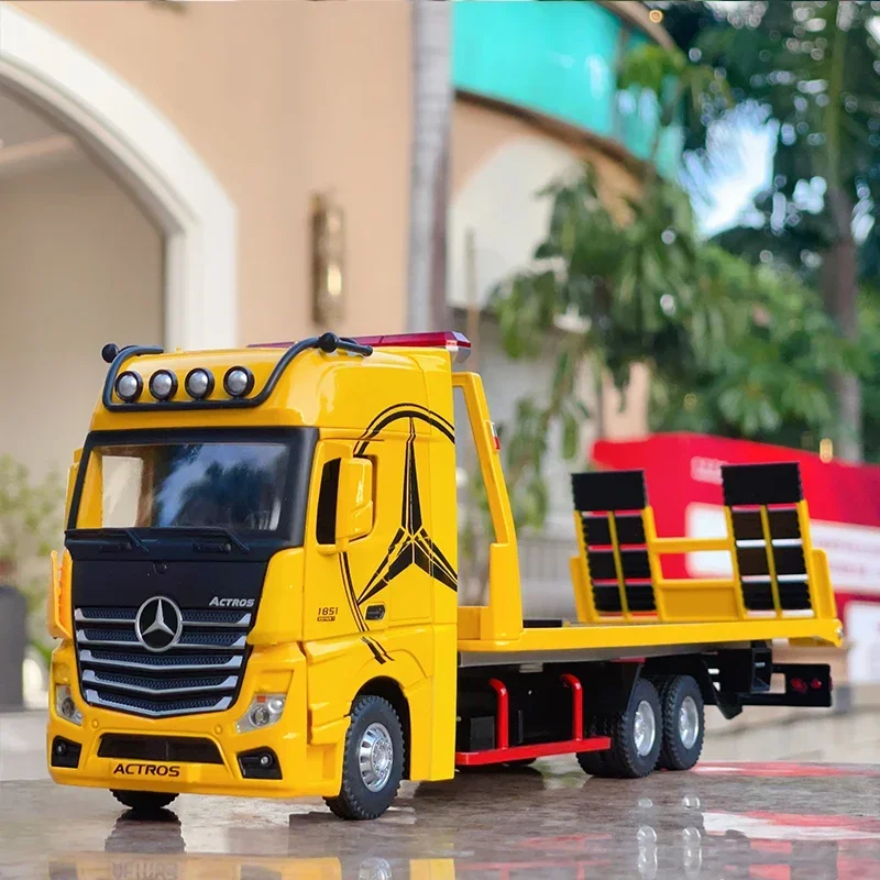Yellow Mercedes-Benz Actros 1:24 Diecast Model 2 Yellow Mercedes-Benz Actros 1:24 Diecast Model - Image 2