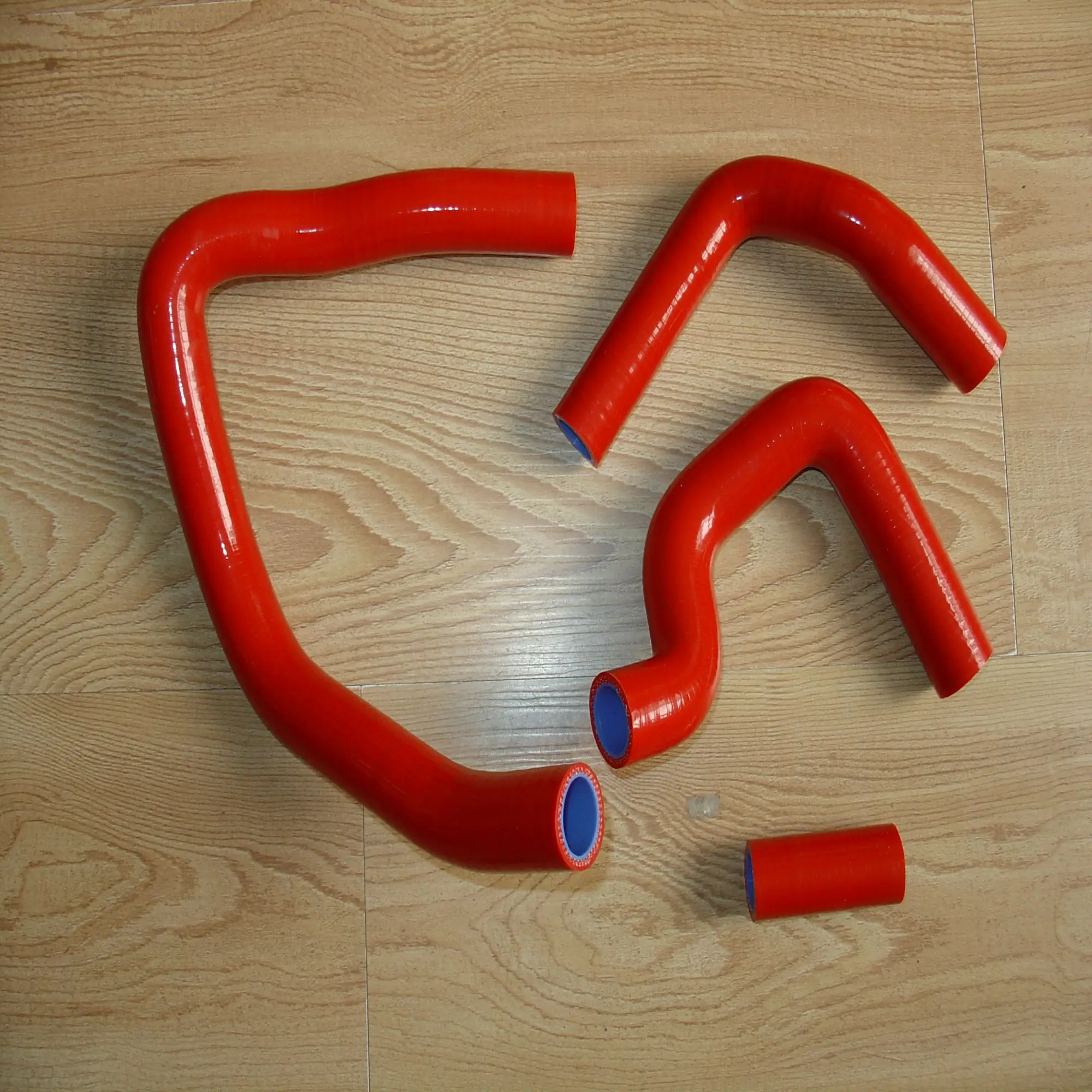 Red Silicone Radiator Hose for Kawasaki ZX10R 4 Red Silicone Radiator Hose for Kawasaki ZX10R - Image 4