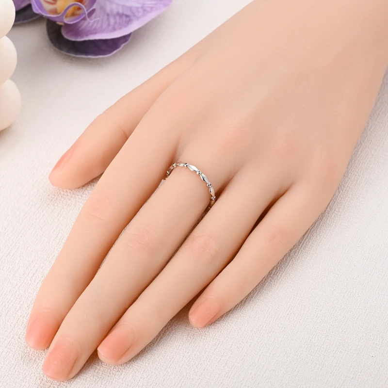 Sterling Silver Zircon Ring with Oval Links 5 Sterling Silver Zircon Ring with Oval Links - Image 5