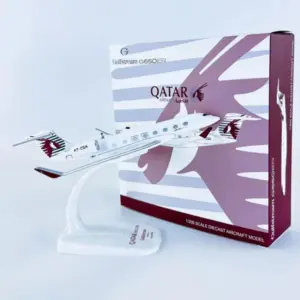 Gulfstream G650 1:200 Diecast Model with Stand 11 S912a907e017946d7bce714f02a26e165U