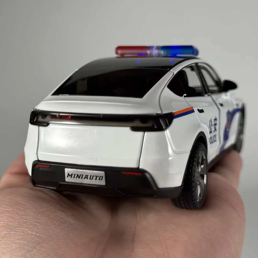 Maisto 1:32 Police Model Car Collection 4 Maisto 1:32 Police Model Car Collection - Image 4