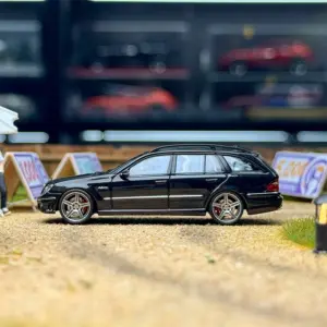 E63 W211 1:64 Scale Alloy Model Car 10 S9dcc025822ad4f6189724055f5ad7fe4t