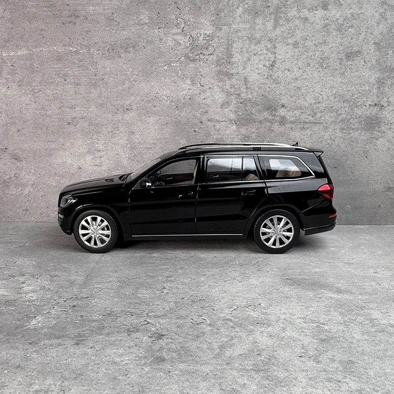 NOREV 1/18 Black GL500 SUV Model 3 NOREV 1/18 Black GL500 SUV Model - Image 3