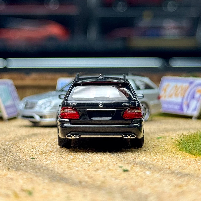 E63 W211 1:64 Scale Alloy Model Car 3 E63 W211 1:64 Scale Alloy Model Car - Image 3