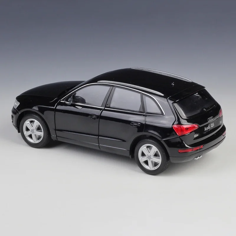 WELLY 1:24 Scale Q5 SUV Diecast Model 5 WELLY 1:24 Scale Q5 SUV Diecast Model - Image 5
