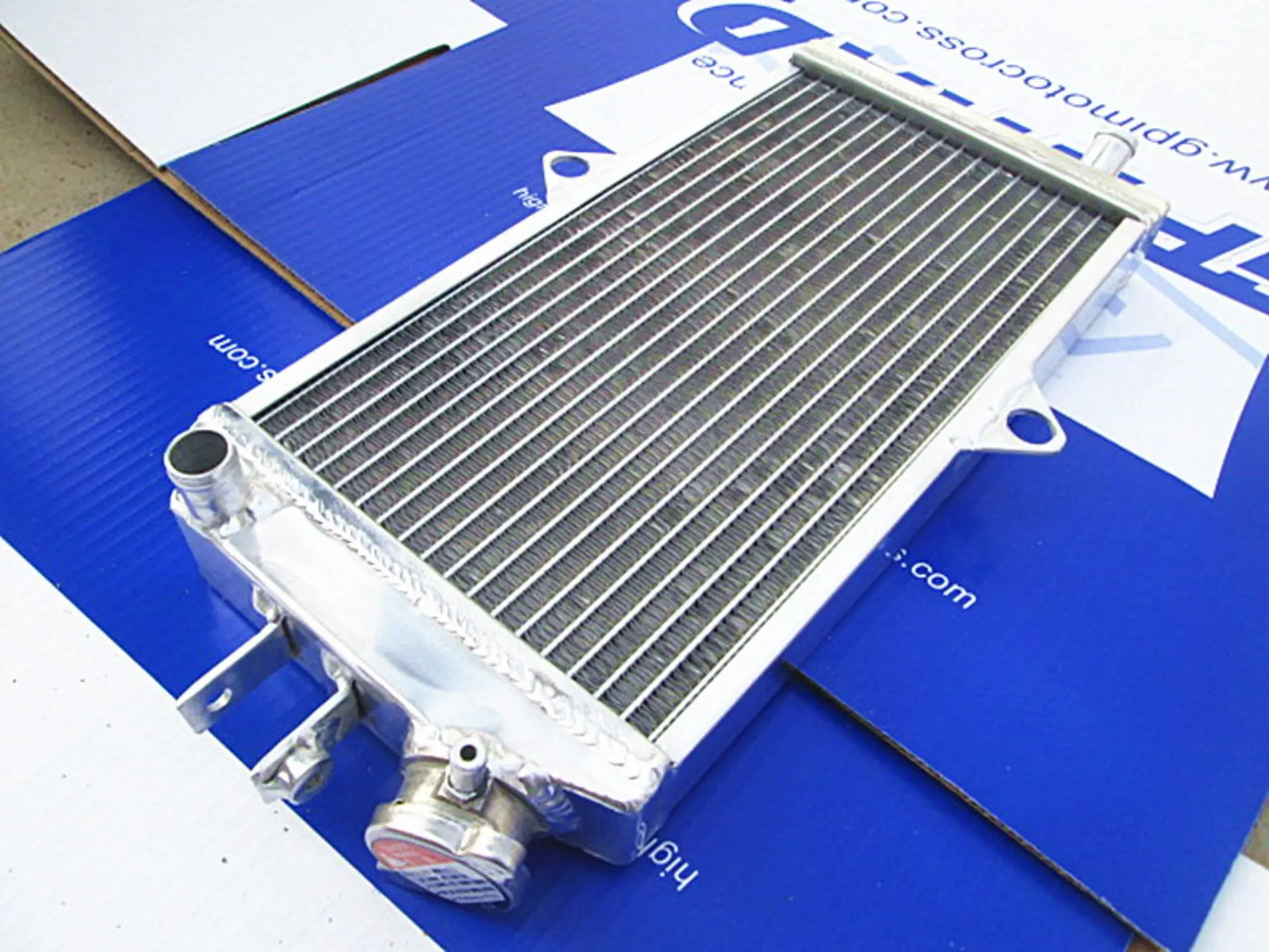 Heavy-Duty Aluminum Radiator for Suzuki LT250R 3 Heavy-Duty Aluminum Radiator for Suzuki LT250R - Image 3