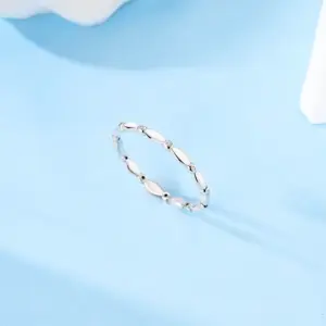 Sterling Silver Zircon Ring with Oval Links 8 Sa302fbaf89b746b3b7fdef857561525fd