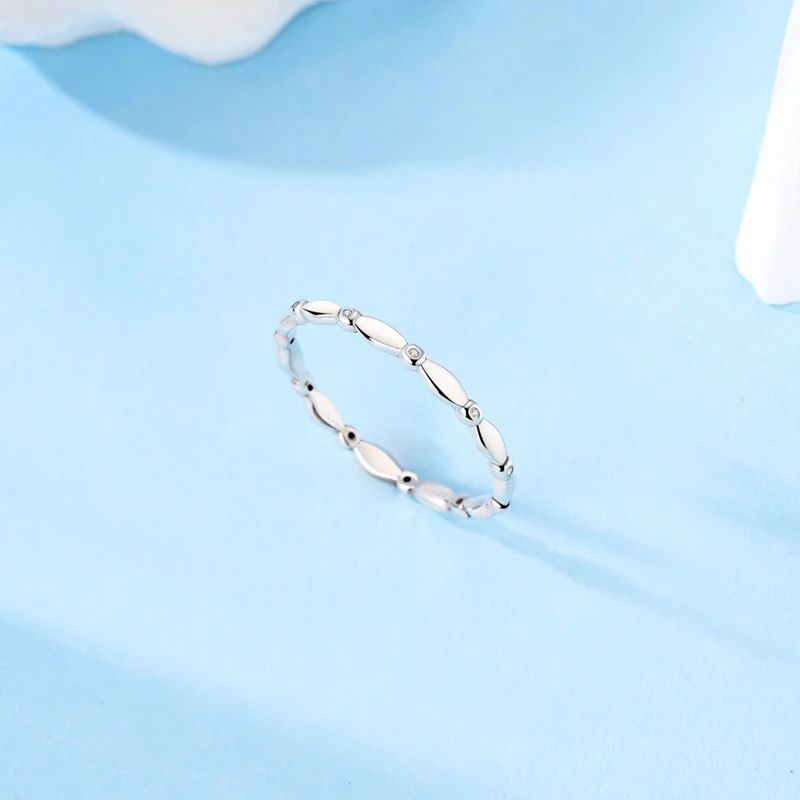 Sterling Silver Zircon Ring with Oval Links 3 Sterling Silver Zircon Ring with Oval Links - Image 3