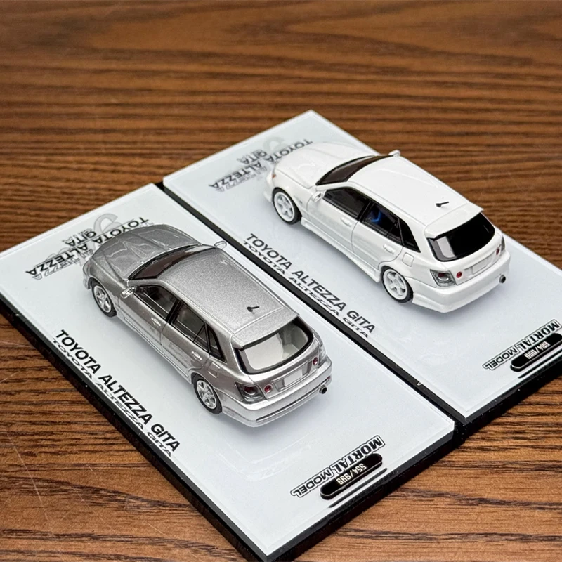 1:64 Toyota Altezza Gita Alloy Model in Silver or White 3 1:64 Toyota Altezza Gita Alloy Model in Silver or White - Image 3