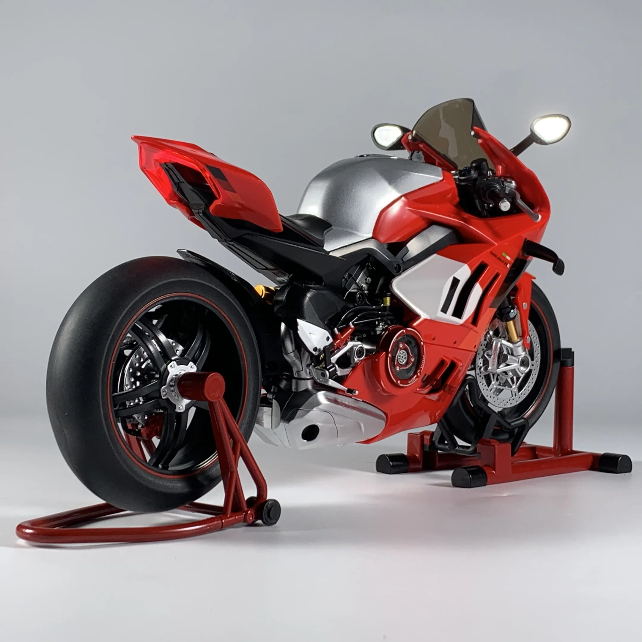 Ducati V4 Model Motorcycle Diecast Replica 5 Ducati V4 Model Motorcycle Diecast Replica - Image 5
