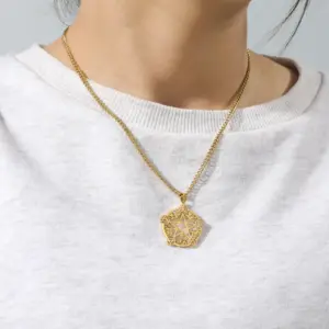 Stainless Steel Pentagram Necklace for Women 13 Sa8ec6354842b492dbd8ed354361e4a8ez