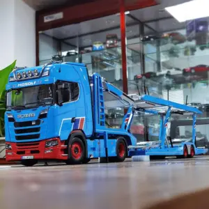 Blue Scania 730S V8 Model Truck 1:18 Scale 17 Sada94785e51f48f1a48e973dc50b01f1v