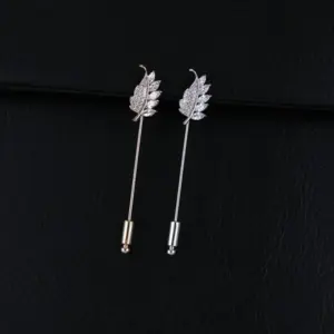 Elegant Feather Brooch in Light Grey Alloy 11 Sb77de46fd50a48ada4f30b67e0310ff4N