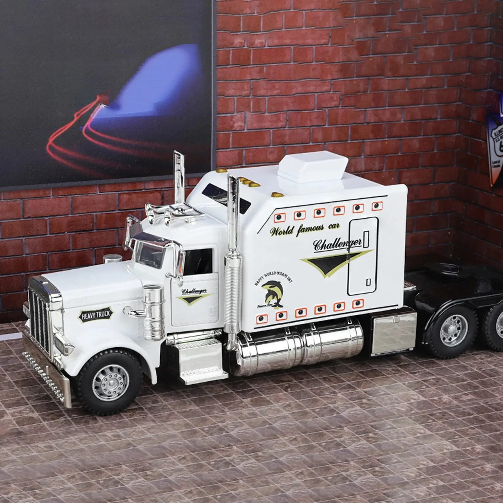 1:24 Scale Peterbilt 389 Diecast Truck 2 1:24 Scale Peterbilt 389 Diecast Truck - Image 2