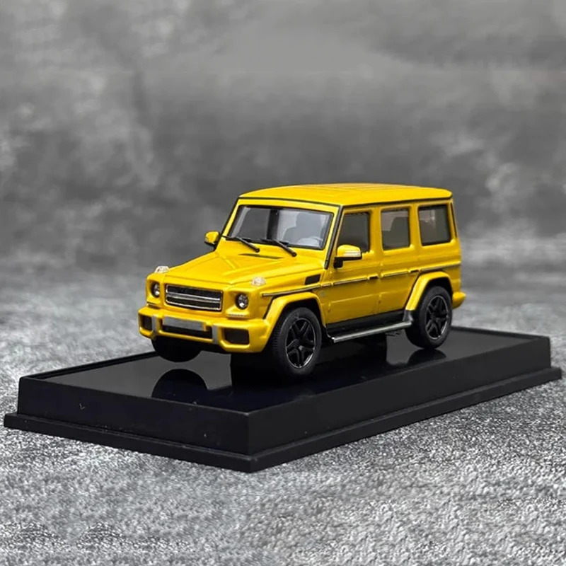 AUTOART 1:64 2017 Off-Road SUV Model in Vibrant Colors 7 AUTOART 1:64 2017 Off-Road SUV Model in Vibrant Colors - Image 7