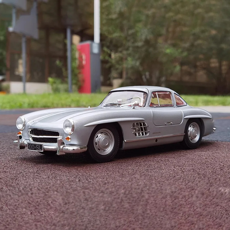 1:18 Mercedes-Benz 300SL W198 Alloy Model 6 1:18 Mercedes-Benz 300SL W198 Alloy Model - Image 6
