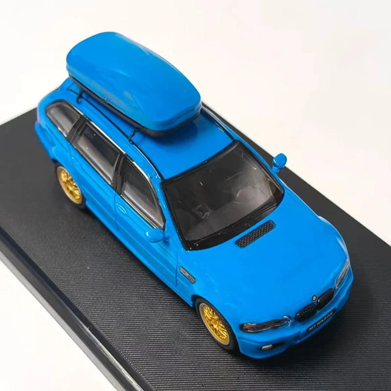 Vibrant Blue 1:64 Diecast BMW E46 Wagon Model 4 Vibrant Blue 1:64 Diecast BMW E46 Wagon Model - Image 4