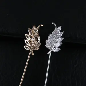 Elegant Feather Brooch in Light Grey Alloy 12 Sce66c1c2cfed404cb69aaa59e91c15c2c