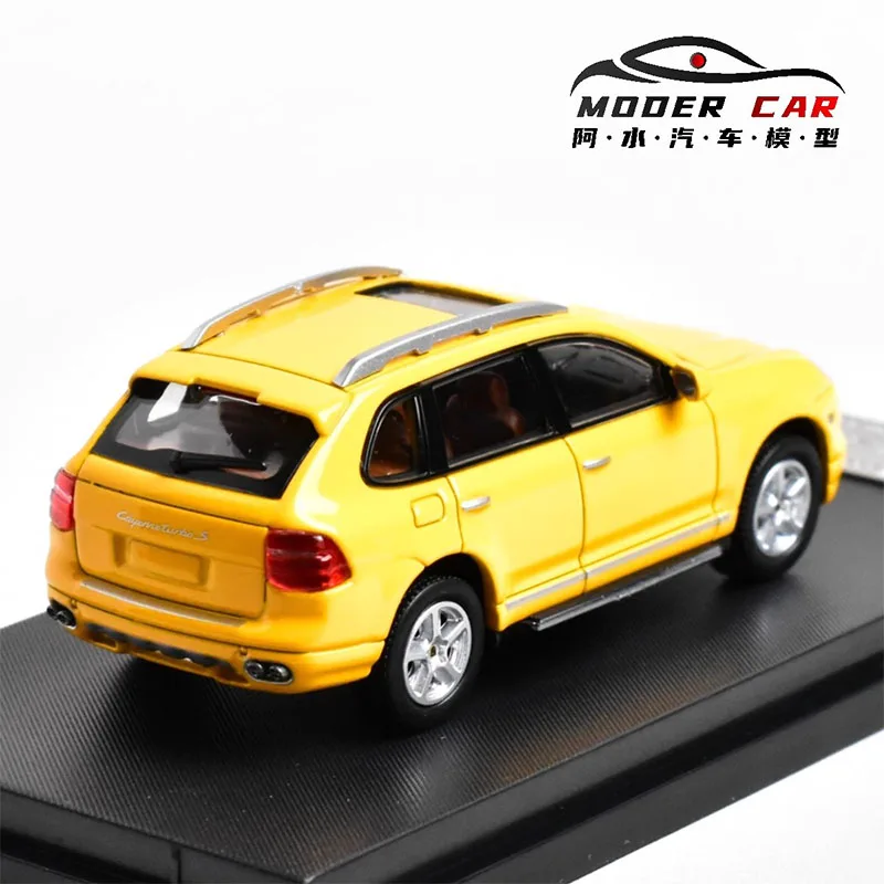 1:64 Porsche Cayenne Turbo S Diecast Model 3 1:64 Porsche Cayenne Turbo S Diecast Model - Image 3