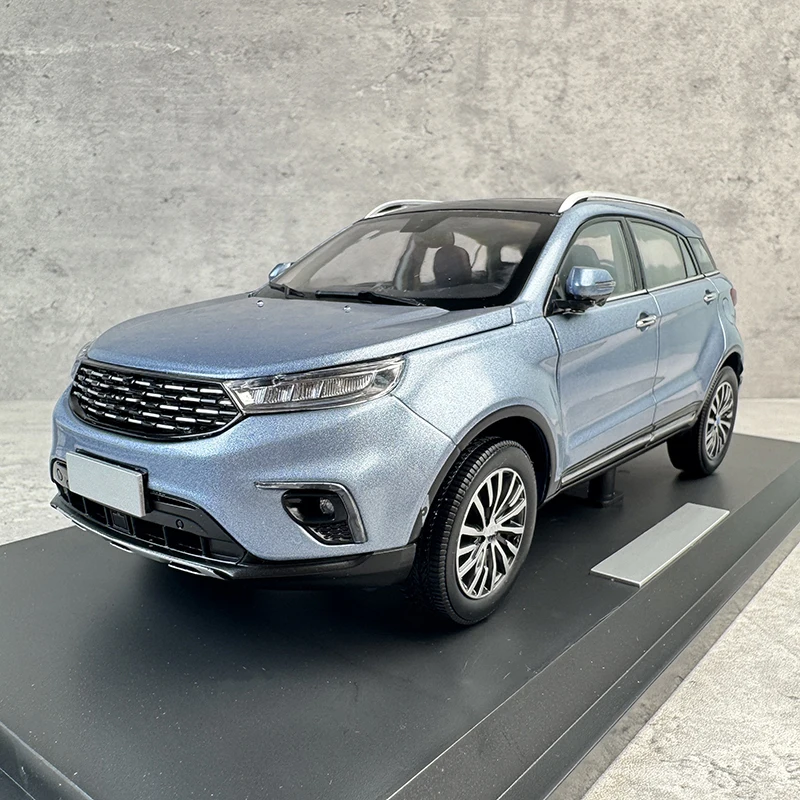 Silver 1:18 Alloy SUV Model for Collectors 2 Silver 1:18 Alloy SUV Model for Collectors - Image 2