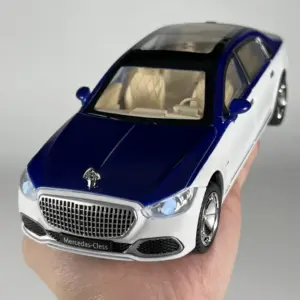 Mercedes Benz Maybach S680 1:24 Diecast Model in Blue
