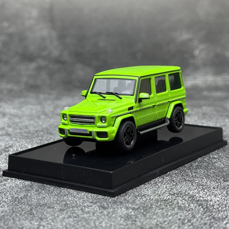 AUTOART 1:64 2017 Off-Road SUV Model in Vibrant Colors 5 AUTOART 1:64 2017 Off-Road SUV Model in Vibrant Colors - Image 5