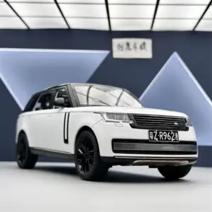 Land Rover SUV 1:24 Scale Diecast Model in Black