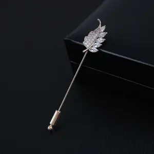 Elegant Feather Brooch in Light Grey Alloy 9 Sdec3a4b267784ca3a1ccfe5ec84a6bfdQ