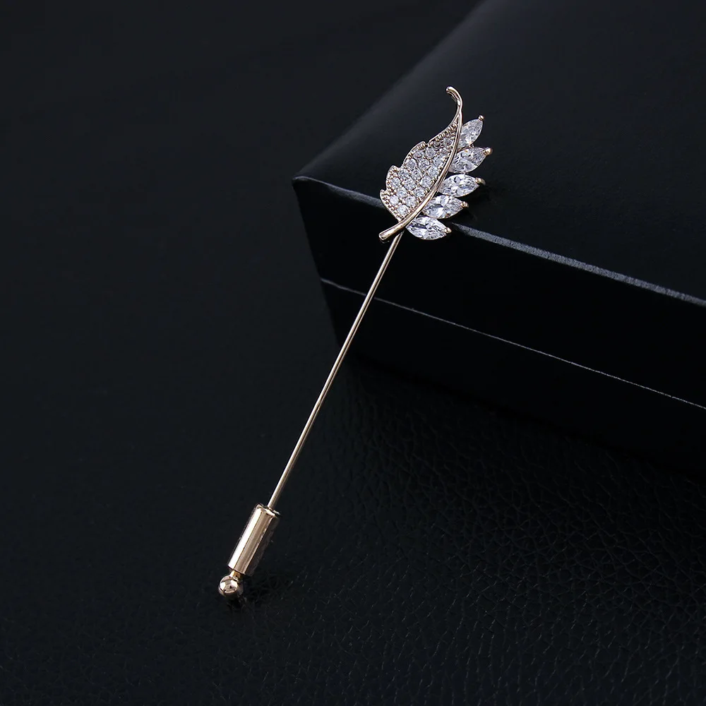 Elegant Feather Brooch in Light Grey Alloy 3 Elegant Feather Brooch in Light Grey Alloy - Image 3